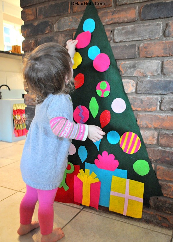 wall-play-felt-christmas-tree-and-ornaments