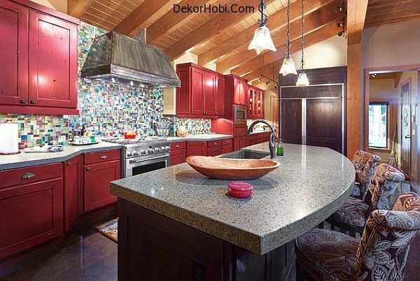 traditional-kitchen-with-dark-red-cabinets