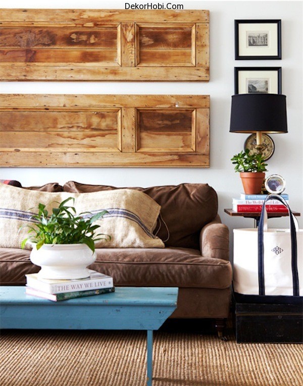 Repurposing-vintage-wooden-doors-or-shutters-as-a-dramatic-piece-of-art
