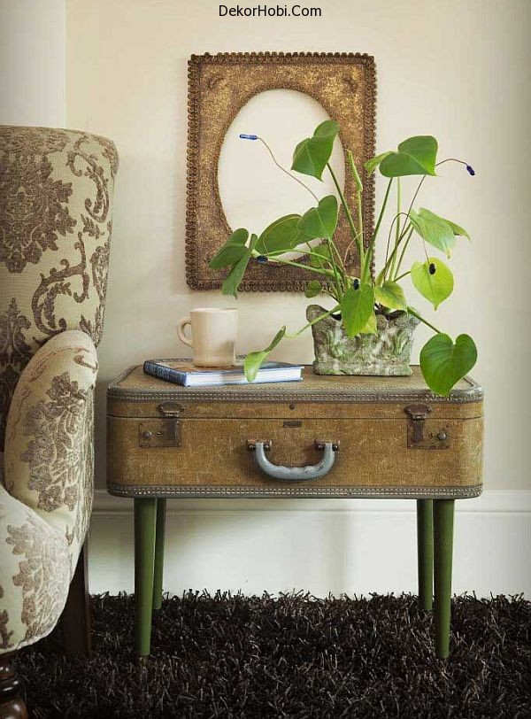 repurposed-vintage-suitcase-as-sidetable