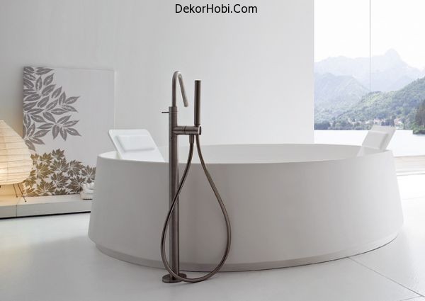 round-modern-bathtub
