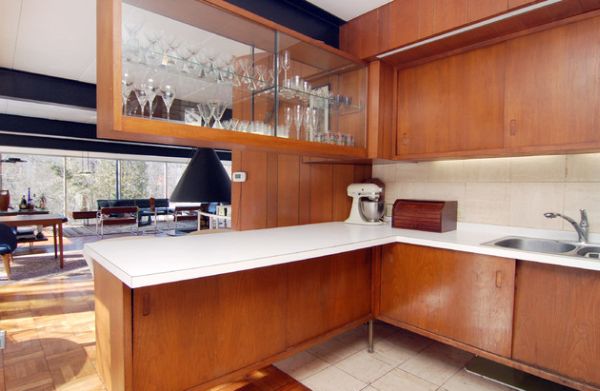 Sliding-glass-cabinet-doors-for-a-shelf-that-does-not-block-your-view