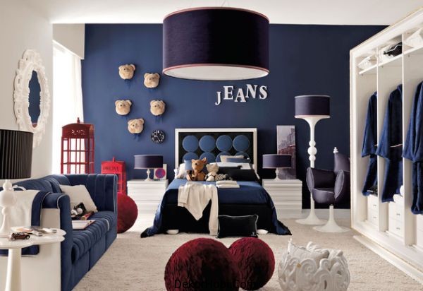 Exquisite-and-bold-boys-bedroom-in-navy-blue
